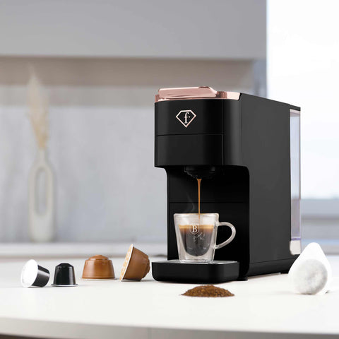 Product image of Capsule coffee maker 4in1. Part of the MATTE BLACK- ROSE GOLD . Features: • Voltage: 220-240V, 50/60Hz • Power: 1545W • 1,5L water tank • Detachable tray design • Accessories: • Nespresso small capsules holder • Dolce Gus.... (Conceptual view). Official Berlinger Haus product, boosted by Promintra sl.