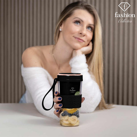 Product image of Cordless portable blender. Part of the MATTE BLACK- ROSE GOLD . Features: • Material: stainless steel, plastic • Power: 60 W • Rechargeable double battery -> higher performance • 400 ml bottle • Accessory: • Type C chargi.... (Studio view). Official Berlinger Haus product, boosted by Promintra sl.