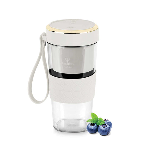 Imatge del producte de la mini batedora amb USB. Part de la sèrie MATTE CREAM-GOLD. Característiques: • Material: acer inoxidable, plàstic • Potència: 60 W • Bateria doble recarregable -> major rendiment • Ampolla de 400 ml • Accessori: • Carregador tipus C... (Vista conceptual). Producte oficial de Berlinger, impulsat per Promintra sl.