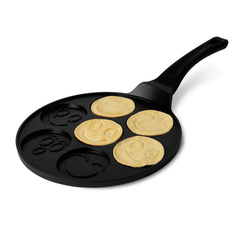 Product image of 7holes emoji pancake pan 26cm. Part of the Matte Black Collection/Black Rose Collection . Features: • Material: cast aluminium • Pancake pan Ø26*1,3 cm • Color: matt black. (Studio view). Official Berlinger Haus product, boosted by Promintra sl.