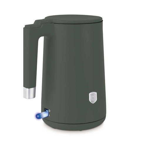 Imagem do produto: Chaleira elétrica de parede dupla. Parte da Coleção Verde Fosco. Características: • Material: aço inoxidável 18/10 no interior, plástico no exterior • Capacidade: 1,7L • Voltagem: 220-240V, 50/60Hz • Potência: 1800 W • Comprimento do cabo de alimentação: 75 cm. (Vista de estúdio). Produto oficial Berlinger Haus, com o apoio da Promintra sl.