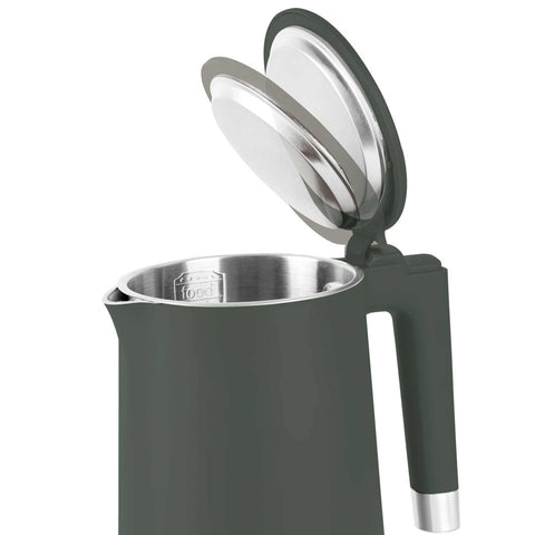 Imagem do produto: Chaleira elétrica de parede dupla. Parte da Coleção Verde Fosco. Características: • Material: aço inoxidável 18/10 no interior, plástico no exterior • Capacidade: 1,7L • Voltagem: 220-240V, 50/60Hz • Potência: 1800 W • Comprimento do cabo de alimentação: 75 cm. (Vista de estúdio). Produto oficial Berlinger Haus, com o apoio da Promintra sl.