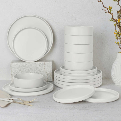 18-piece dinnerware set