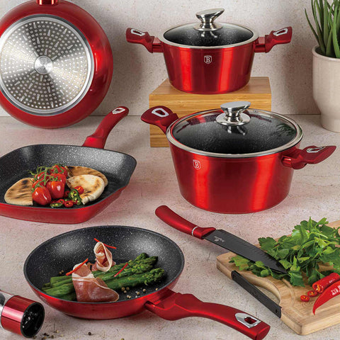 Product image of Casserole with lid 28cm. Part of the Metallic Line Burgundy Edition . Features: • Material: forged aluminum • Casserole with lid Ø28*13 cm 5,35L • Color: metallic burgundy REGISTERED DESIGN BY BERLINGER HAUS!. (Studio view). Official Berlinger Haus product, boosted by Promintra sl.