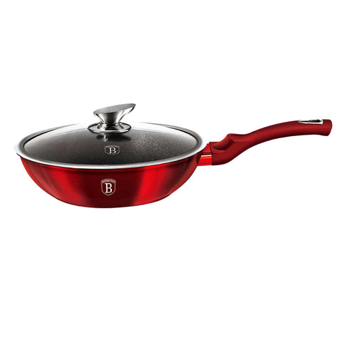 Product image of Wok with lid 28cm. Part of the Metallic Line Burgundy Edition . Features: • Material: forged aluminum • Wok with lid Ø28*7,4 cm 3,2L • Color: metallic burgundy REGISTERED DESIGN BY BERLINGER HAUS!. (Studio view). Official Berlinger Haus product, boosted by Promintra sl.