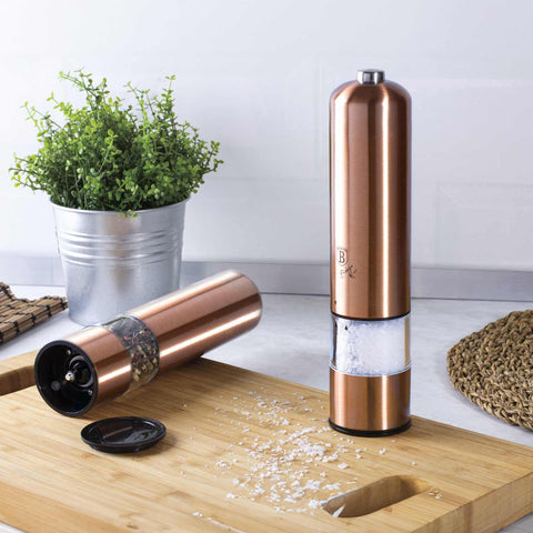 Product image of Electric pepper and salt mill 2pcs set. Part of the Metallic Line Rose Gold Edition . Features: • Material: stainless steel with CERAMIC grinder • Batteries: 4 pcs AA (not inc.) • WITH LIGHT • Color: rose gold • 2 pcs set. (Conceptual view). Official Berlinger Haus product, boosted by Promintra sl.