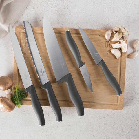 6-piece knife set with bamboo cutting board