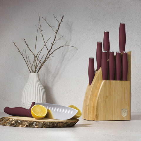 Product image of 10pcs knife set with BAMBOO stand. Part of the Leonardo Collection . Features: • Material: stainless steel • Chef knife 20 cm • Bread knife 20 cm • Santoku knife 17,5 cm • Utility knife 12,5 cm • Paring knife 9 cm • Steak knif.... (Studio view). Official Berlinger Haus product, boosted by Promintra sl.