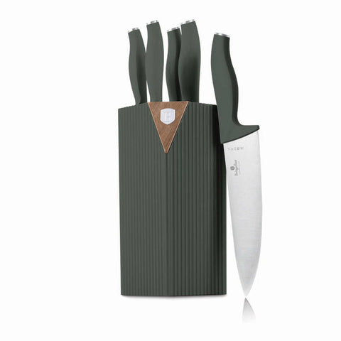 Product image of 6pcs knife set with stand. Part of the Matte Green Collection . Features: • Material: stainless steel • Chef knife 20 cm • Bread knife 20 cm • Santoku knife 17,5 cm • Utility knife 12,5 cm • Paring knife 9 cm • Stand • Co.... (Studio view). Official Berlinger Haus product, boosted by Promintra sl.