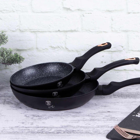 BH/6158F,BH/8360,Juego de sartenes de 3 piezas,Negro,Oro rosa,Juego de sartenes de 3 piezas a.,sartén,juego de sartenes,sartén,juego de sartenes,utensilios de cocina,cocinar,Sartenes,Juego de sartenes