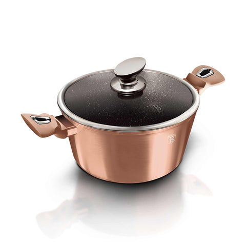 Product image of Casserole with lid 30cm. Part of the Metallic Line Rose Gold Edition . Features: • Material: forged aluminum • Casserole with lid Ø30*13,5 cm 8L • Color: metallic rose gold REGISTERED DESIGN BY BERLINGER HAUS!. (Lifestyle view). Official Berlinger Haus product, boosted by Promintra sl.