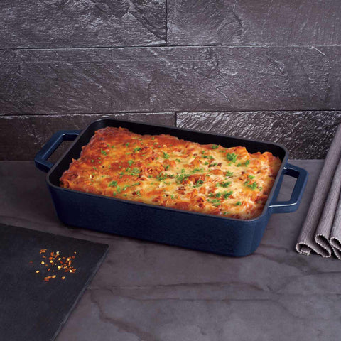 Product image of Roaster 30cm cast iron. Part of the Strong Mold Seria . Features: • Material: cast iron with 2 layers shiny ENAMEL coating • Size: Ø30*20 cm 3 L • Color: aquamarine. (Studio view). Official Berlinger Haus product, boosted by Promintra sl.