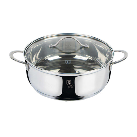 Product image of Shallow pot with lid 28cm. Part of the Silver Jewellery Collection . Features: • Material: 18/10 stainless steel • Shallow pot with lid Ø28*9,5 cm 5,3L • Color: stainless steel. (Studio view). Official Berlinger Haus product, boosted by Promintra sl.