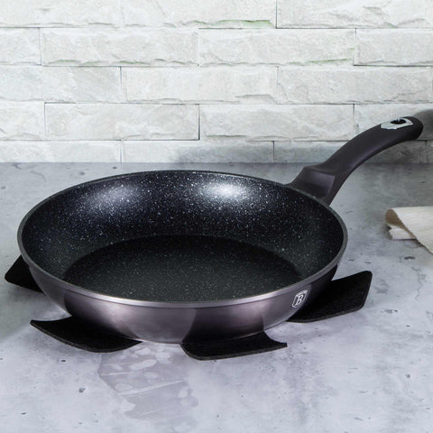 Product image of Frypan 28cm. Part of the Metallic Line Carbon Pro Edition . Features: • Material: forged aluminum • Frypan Ø28*5,2 cm 2,4L • Color: metallic dark grey REGISTERED DESIGN BY BERLINGER HAUS!. (Studio view). Official Berlinger Haus product, boosted by Promintra sl.