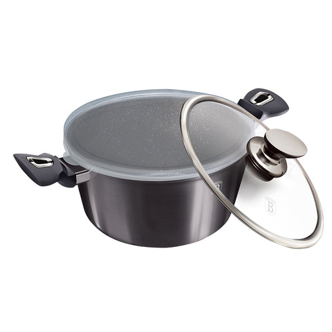 Product image of Casserole with lid 20cm. Part of the Metallic Line Carbon Pro Edition . Features: • Material: forged aluminum • Casserole with lid Ø20*10,4 cm 2,5L • 1 pcs smart lid • STACKABLE - SPACE SAVING • Color: metallic dark grey REGISTER.... (Studio view). Official Berlinger Haus product, boosted by Promintra sl.