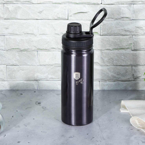 Product image of Sport bottle 540ml. Part of the Metallic Line Carbon Pro Edition . Features: • Material: inner body 18/10 stainless steel • Capacity: 540 ml • Color: metallic dark grey • Packing: half giftbox. (Studio view). Official Berlinger Haus product, boosted by Promintra sl.