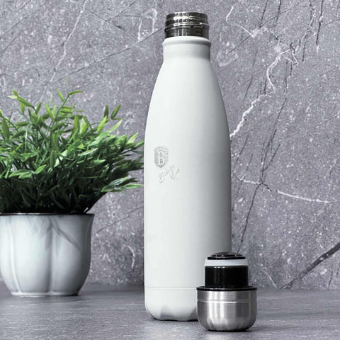 Termo De Vacío Con Forma De Botella De 0,5L, Imagen lifestyle