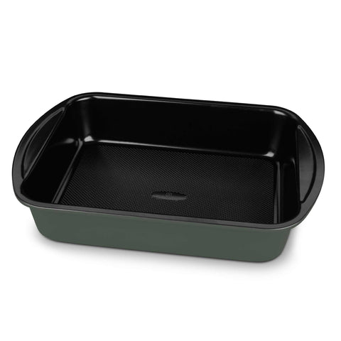 Product image of Oblong roaster 35x27cm. Part of the Matte Green Collection . Features: • Material: carbon steel with titanPro non-stick coating • Size: 35*27*6,5 cm • Color: matt green. (Studio view). Official Berlinger Haus product, boosted by Promintra sl.