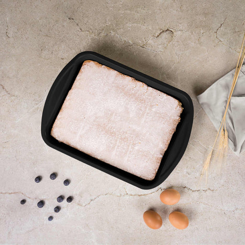 Product image of Oblong roaster 35x27cm. Part of the Matte Green Collection . Features: • Material: carbon steel with titanPro non-stick coating • Size: 35*27*6,5 cm • Color: matt green. (Studio view). Official Berlinger Haus product, boosted by Promintra sl.