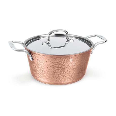 Product image of Casserole with lid 24cm. Part of the Hammered Copper Collection . Features: • Material: forged aluminum with non-stick marble coating • Casserole with lid Ø24*11,8 cm 4,1L • Color: copper REGISTERED DESIGN BY BERLINGER HAUS!. (Studio view). Official Berlinger Haus product, boosted by Promintra sl.