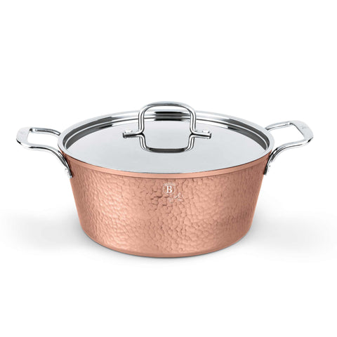 Product image of Casserole with lid 28cm. Part of the Hammered Copper Collection . Features: • Material: forged aluminum with non-stick marble coating • Casserole with lid Ø28*12,4 cm, 6,1L • Color: copper REGISTERED DESIGN BY BERLINGER HAUS!. (Studio view). Official Berlinger Haus product, boosted by Promintra sl.