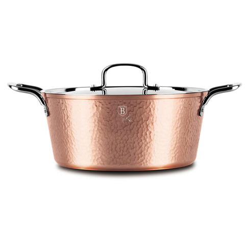 Product image of Casserole with lid 28cm. Part of the Hammered Copper Collection . Features: • Material: forged aluminum with non-stick marble coating • Casserole with lid Ø28*12,4 cm, 6,1L • Color: copper REGISTERED DESIGN BY BERLINGER HAUS!. (Studio view). Official Berlinger Haus product, boosted by Promintra sl.
