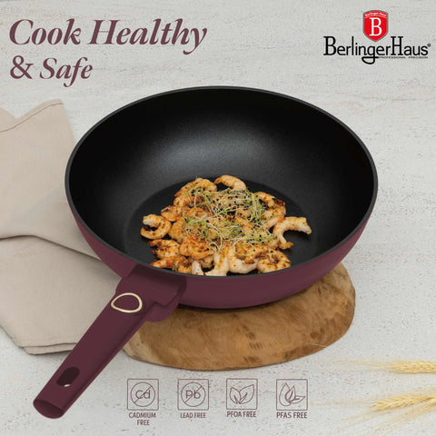 Product image of Wok 28cm. Part of the Leonardo Collection . Features: • Material: forged aluminum with non-stick titanPro coating • Wok Ø28*7,4 cm 3,2L • Color: matt bordeaux REGISTERED DESIGN BY BERLINGER HAUS!. (Studio view). Official Berlinger Haus product, boosted by Promintra sl.