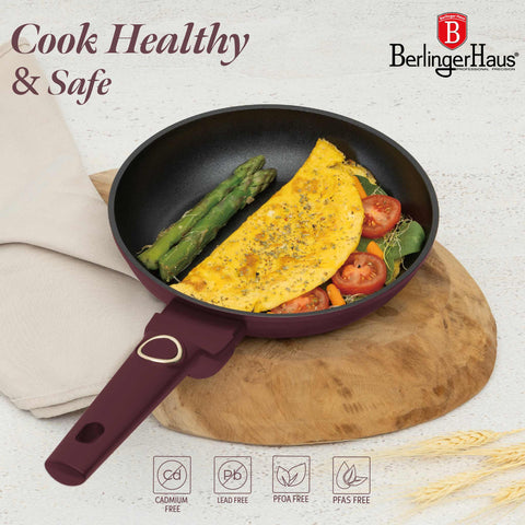 Product image of 10pcs cookware set. Part of the Leonardo Collection . Features: • Material: forged aluminum with non-stick titanPro coating • Include: • Frypan Ø20*4,5 cm 1,0L • Deep frypan Ø24*6,5 cm 2,3L • Casserole with (str.... (Studio view). Official Berlinger Haus product, boosted by Promintra sl.