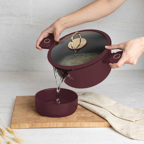 Product image of 10pcs cookware set. Part of the Leonardo Collection . Features: • Material: forged aluminum with non-stick titanPro coating • Include: • Frypan Ø20*4,5 cm 1,0L • Deep frypan Ø24*6,5 cm 2,3L • Casserole with (str.... (Studio view). Official Berlinger Haus product, boosted by Promintra sl.