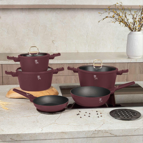 Product image of 10pcs cookware set. Part of the Leonardo Collection . Features: • Material: forged aluminum with non-stick titanPro coating • Include: • Frypan Ø20*4,5 cm 1,0L • Deep frypan Ø24*6,5 cm 2,3L • Casserole with (str.... (Studio view). Official Berlinger Haus product, boosted by Promintra sl.