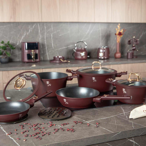 Product image of 10pcs cookware set. Part of the Leonardo Collection . Features: • Material: forged aluminum with non-stick titanPro coating • Include: • Frypan Ø20*4,5 cm 1,0L • Deep frypan Ø24*6,5 cm 2,3L • Casserole with (str.... (Studio view). Official Berlinger Haus product, boosted by Promintra sl.
