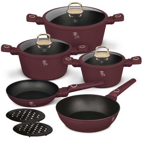 Product image of 10pcs cookware set. Part of the Leonardo Collection . Features: • Material: forged aluminum with non-stick titanPro coating • Include: • Frypan Ø20*4,5 cm 1,0L • Deep frypan Ø24*6,5 cm 2,3L • Casserole with (str.... (Studio view). Official Berlinger Haus product, boosted by Promintra sl.