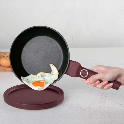 Product image of 10pcs cookware set. Part of the Leonardo Collection . Features: • Material: forged aluminum with non-stick titanPro coating • Include: • Frypan Ø20*4,5 cm 1,0L • Deep frypan Ø24*6,5 cm 2,3L • Casserole with (str.... (Studio view). Official Berlinger Haus product, boosted by Promintra sl.
