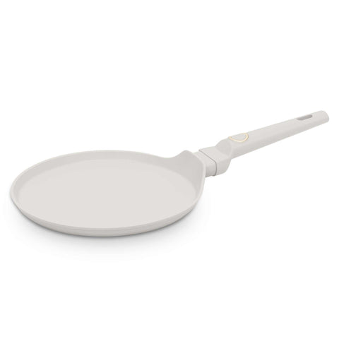 Product image of Pancake pan 25cm. Part of the Sahara Collection . Features: • Material: forged aluminum with non-stick titanPro coating • Pancake pan Ø25*1,5 cm • Color: matt cream REGISTERED DESIGN BY BERLINGER HAUS!. (Studio view). Official Berlinger Haus product, boosted by Promintra sl.