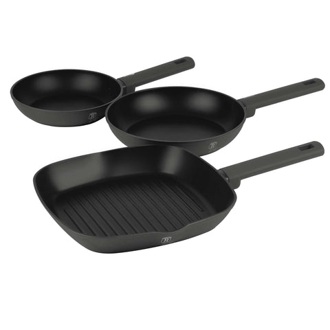 Product image of 3pcs frypan set. Part of the Anthracite Collection . Features: • Material: forged aluminum with non-stick titanPro coating • Include: • Frypan Ø20*4,5 cm 1,0L • Frypan Ø24*4,8 cm 1,7L • Grill pan Ø28*4,1 cm 2,1.... (Studio view). Official Berlinger Haus product, boosted by Promintra sl.