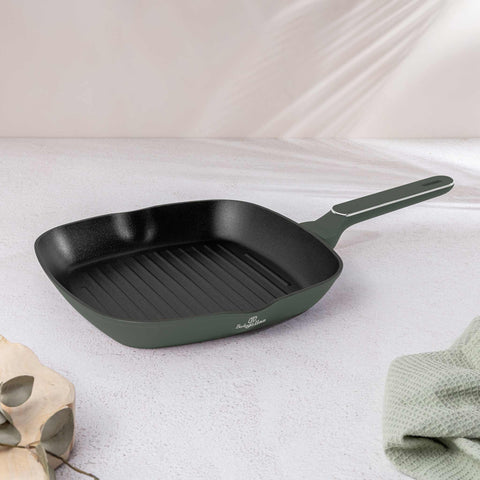 Product image of Grill pan 28cm. Part of the Matte Green Collection . Features: • Material: forged aluminum with non-stick titanPro coating • Grill pan Ø28*4,1 cm 2,1L • Color: matt green REGISTERED DESIGN BY BERLINGER HAUS!. (Studio view). Official Berlinger Haus product, boosted by Promintra sl.