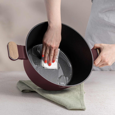 BH/8302, Cacerola con tapa 28cm, Burdeos mate, Madera, Cacerola de 28 cm, Nuevo diseño de mango, Cacerola, Olla, Cacerola con tapa, Batería de cocina, Cocina, Ollas y cazuelas