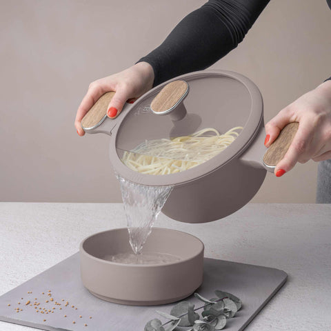 BH/8338, Cacerola con tapa de 20 cm, color topo mate, de madera, cacerola de 20 cm, nuevo diseño de mango, cacerola, olla, cacerola con tapa, utensilios de cocina, cocina, ollas y cazuelas