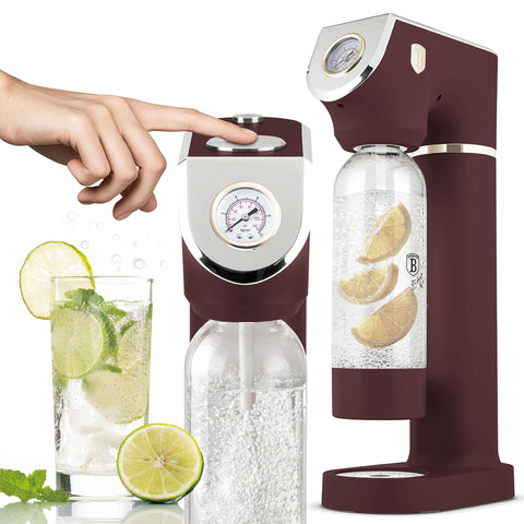 Product image of Soda maker with 2bottles and barometer universal CO2cylinders size. Part of the Leonardo Collection . Features: • Material: stainless steel, pp • Size: 43,5*22*12 cm • 2 pcs pp bottle with cup: 1,0L and 0,5L • Universal, standard CO2 cylinders size (not inclu.... (Studio view). Official Berlinger Haus product, boosted by Promintra sl.