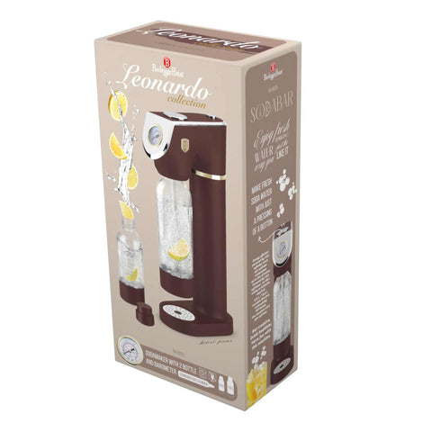Product image of Soda maker with 2bottles and barometer universal CO2cylinders size. Part of the Leonardo Collection . Features: • Material: stainless steel, pp • Size: 43,5*22*12 cm • 2 pcs pp bottle with cup: 1,0L and 0,5L • Universal, standard CO2 cylinders size (not inclu.... (Studio view). Official Berlinger Haus product, boosted by Promintra sl.