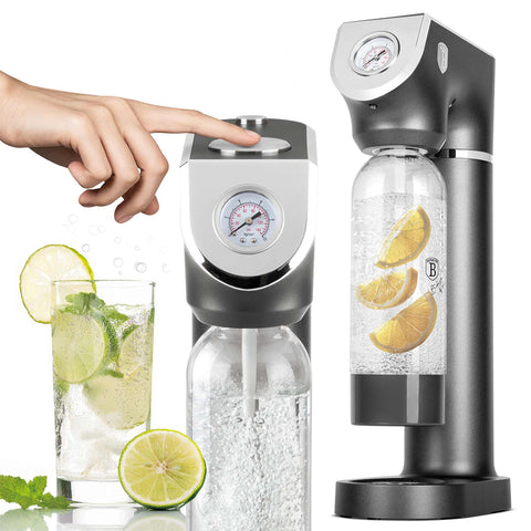 Product image of Soda maker with 2bottles and barometer universal CO2cylinders size. Part of the Anthracite Collection . Features: • Material: stainless steel, pp • Size: 43,5*22*12 cm • 2 pcs pp bottle with cup: 1,0L and 0,5L • Universal, standard CO2 cylinders size (not inclu.... (Studio view). Official Berlinger Haus product, boosted by Promintra sl.