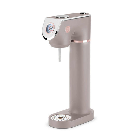 Product image of Soda maker with 2bottles and barometer universal CO2cylinders size. Part of the Taupe Collection . Features: • Material: stainless steel, pp • Size: 43,5*22*12 cm • 2 pcs pp bottle with cup: 1,0L and 0,5L • Universal, standard CO2 cylinders size (not inclu.... (Studio view). Official Berlinger Haus product, boosted by Promintra sl.