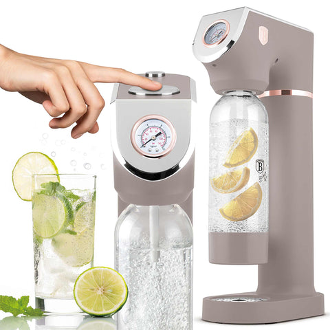 Product image of Soda maker with 2bottles and barometer universal CO2cylinders size. Part of the Taupe Collection . Features: • Material: stainless steel, pp • Size: 43,5*22*12 cm • 2 pcs pp bottle with cup: 1,0L and 0,5L • Universal, standard CO2 cylinders size (not inclu.... (Studio view). Official Berlinger Haus product, boosted by Promintra sl.