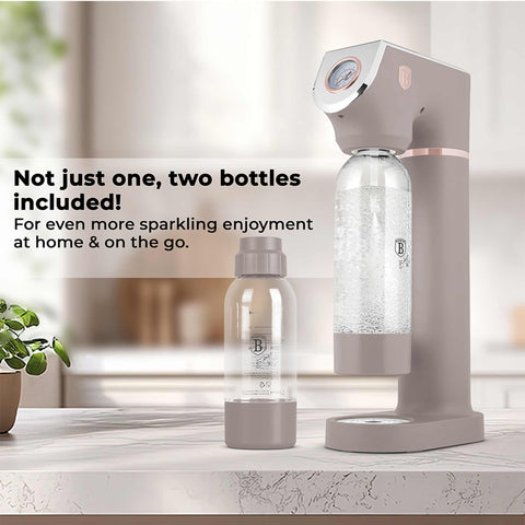 Product image of Soda maker with 2bottles and barometer universal CO2cylinders size. Part of the Taupe Collection . Features: • Material: stainless steel, pp • Size: 43,5*22*12 cm • 2 pcs pp bottle with cup: 1,0L and 0,5L • Universal, standard CO2 cylinders size (not inclu.... (Studio view). Official Berlinger Haus product, boosted by Promintra sl.