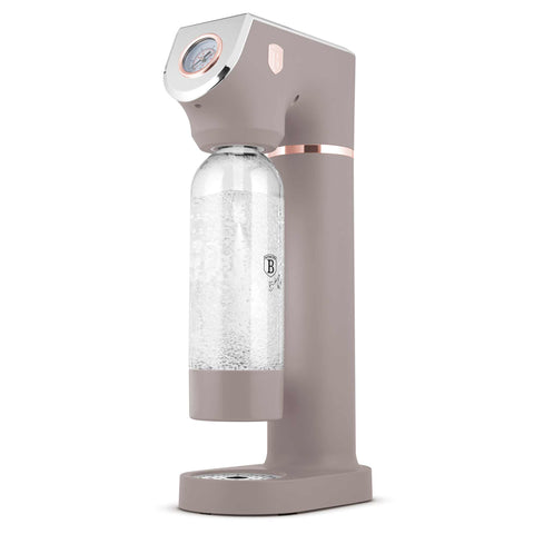 Product image of Soda maker with 2bottles and barometer universal CO2cylinders size. Part of the Taupe Collection . Features: • Material: stainless steel, pp • Size: 43,5*22*12 cm • 2 pcs pp bottle with cup: 1,0L and 0,5L • Universal, standard CO2 cylinders size (not inclu.... (Studio view). Official Berlinger Haus product, boosted by Promintra sl.