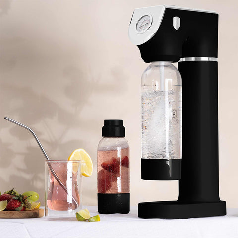 Product image of Soda maker with 2bottles and barometer universal CO2cylinders size. Part of the Black Vantage Collection/Matte Black Collection/Black Silver Collection . Features: • Material: stainless steel, pp • Size: 43,5*22*12 cm • 2 pcs pp bottle with cup: 1,0L and 0,5L • Universal, standard CO2 cylinders size (not inclu.... (Studio view). Official Berlinger Haus product, boosted by Promintra sl.