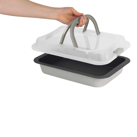 Product image of Oblong roaster with lid. Part of the Aspen Collection . Features: • Material: carbon steel with titanPro non-stick coating, plastic cover • Size: 36,5*24,5*5,5 cm • Color: matt grey. (Studio view). Official Berlinger Haus product, boosted by Promintra sl.