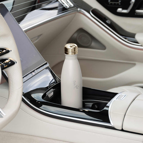 Product image of Vacuum flask bottle shape 0,5L. Part of the Sahara Collection . Features: • Material: inner body 18/10 stainless steel with matt powder coating • Capacity: 0,5 L • Color: matt cream • Packing: half giftbox. (Studio view). Official Berlinger Haus product, boosted by Promintra sl.