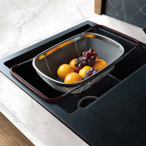 accesorios de cocina, acero inoxidable, almacenamiento, BH/8824, cesta de malla, Cesta de malla flexible con asas ajustables, cesta para lavar frutas y verduras, colador, utensilios de cocina, Imagen tipo estilo de vida: detalles y funciones.