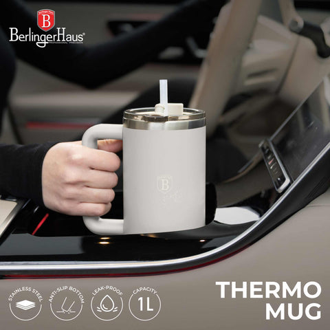 Product image of Thermo mug 1L. Part of the Sahara Collection . Features: • Material: 18/10 stainless steel, cap: plastic, with matt powder coating • Capacity: 1 L • Accessories: • 30 cm straw • Color: matt cream • Packin.... (Studio view). Official Berlinger Haus product, boosted by Promintra sl.